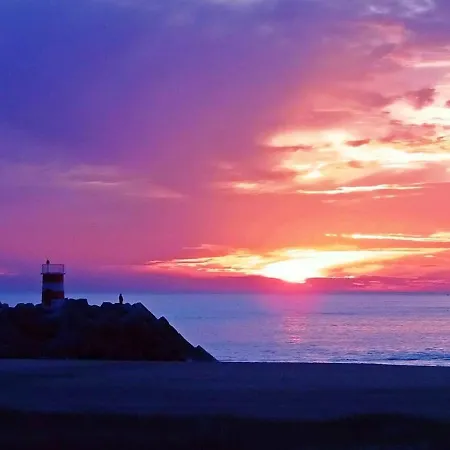 2 Bedrooms At 500 M Away From The With Sea View And Wifi Nazaré